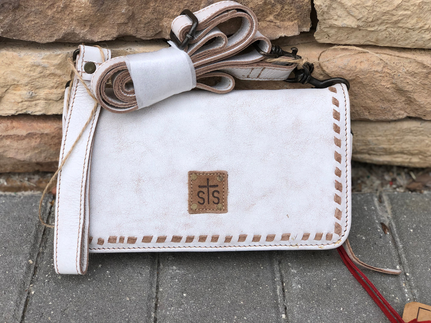 STS cremello Evie organizer