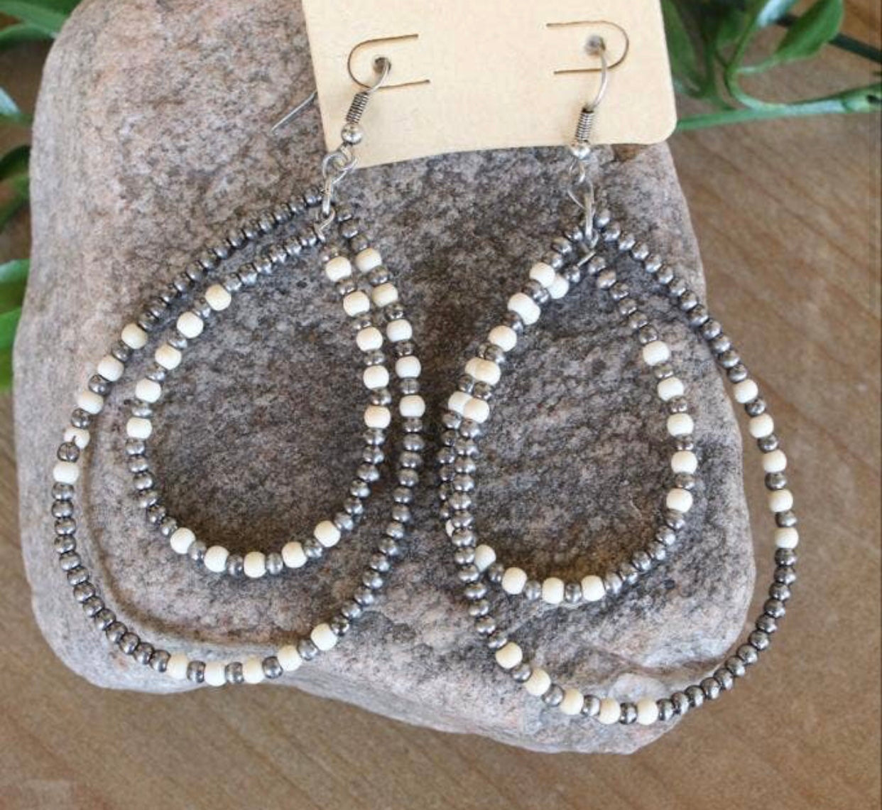 Faux Navajo pearls natural