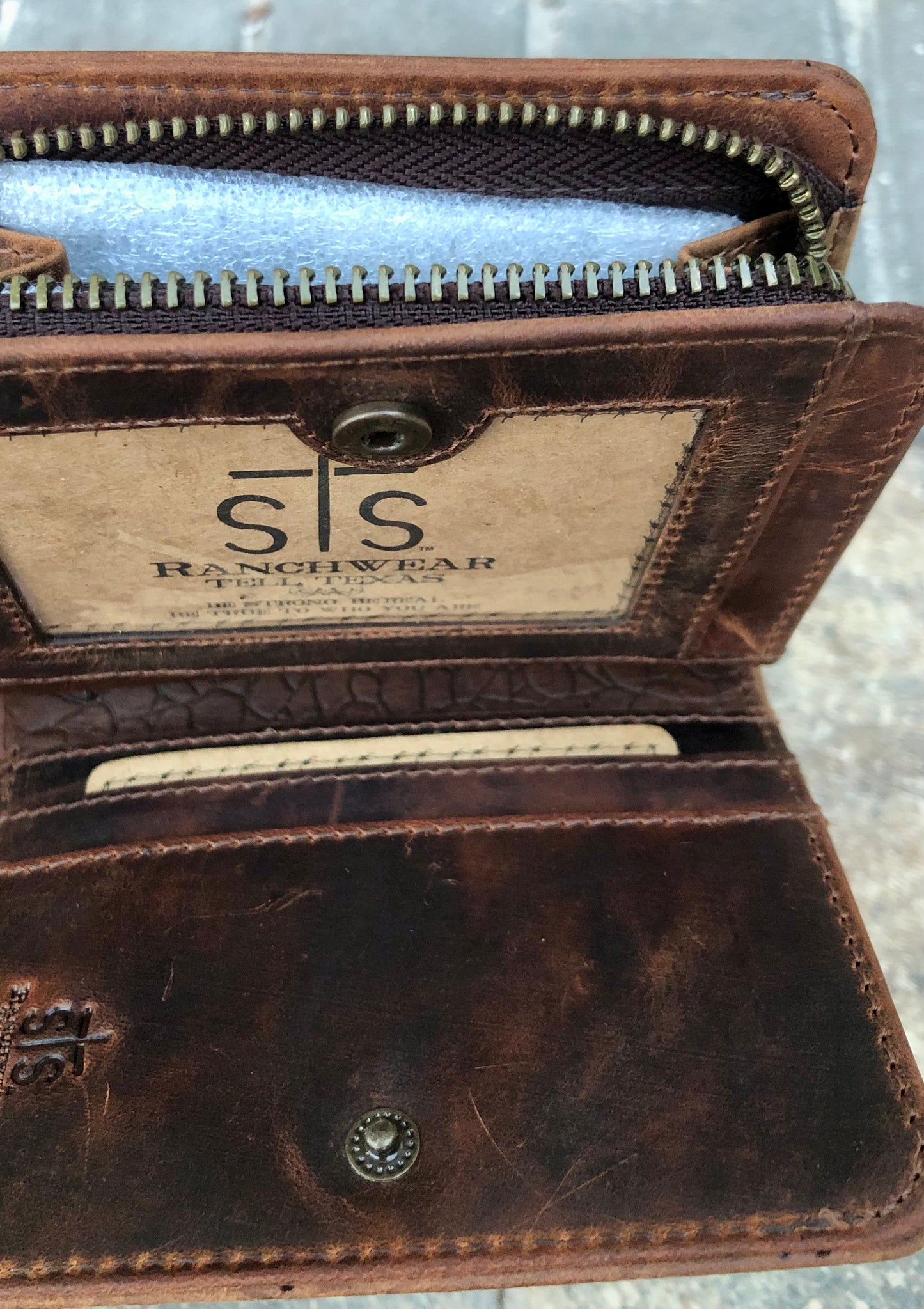 STS Catalina croc Soni wallet