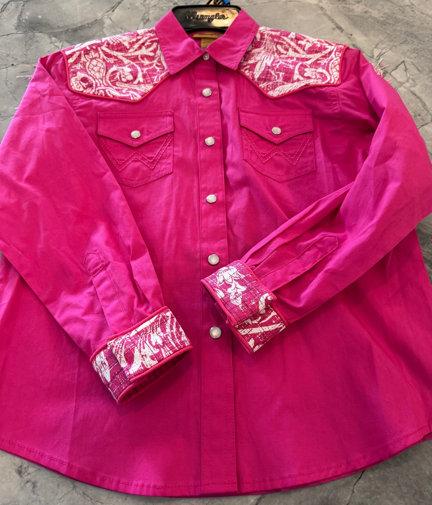 Wrangler Youth XL pink and white w fringe