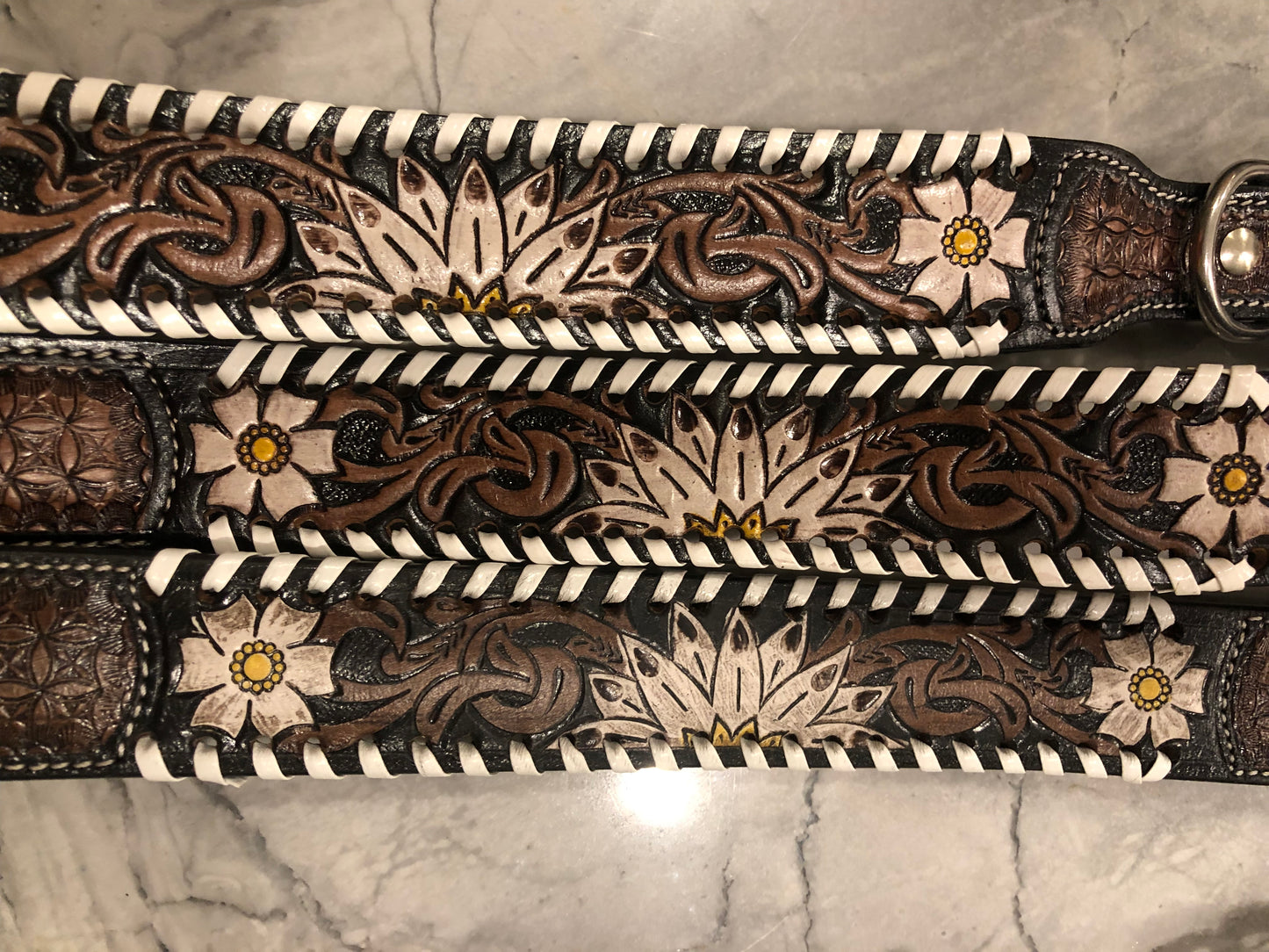 Myra Oxy Daisy dog collar
