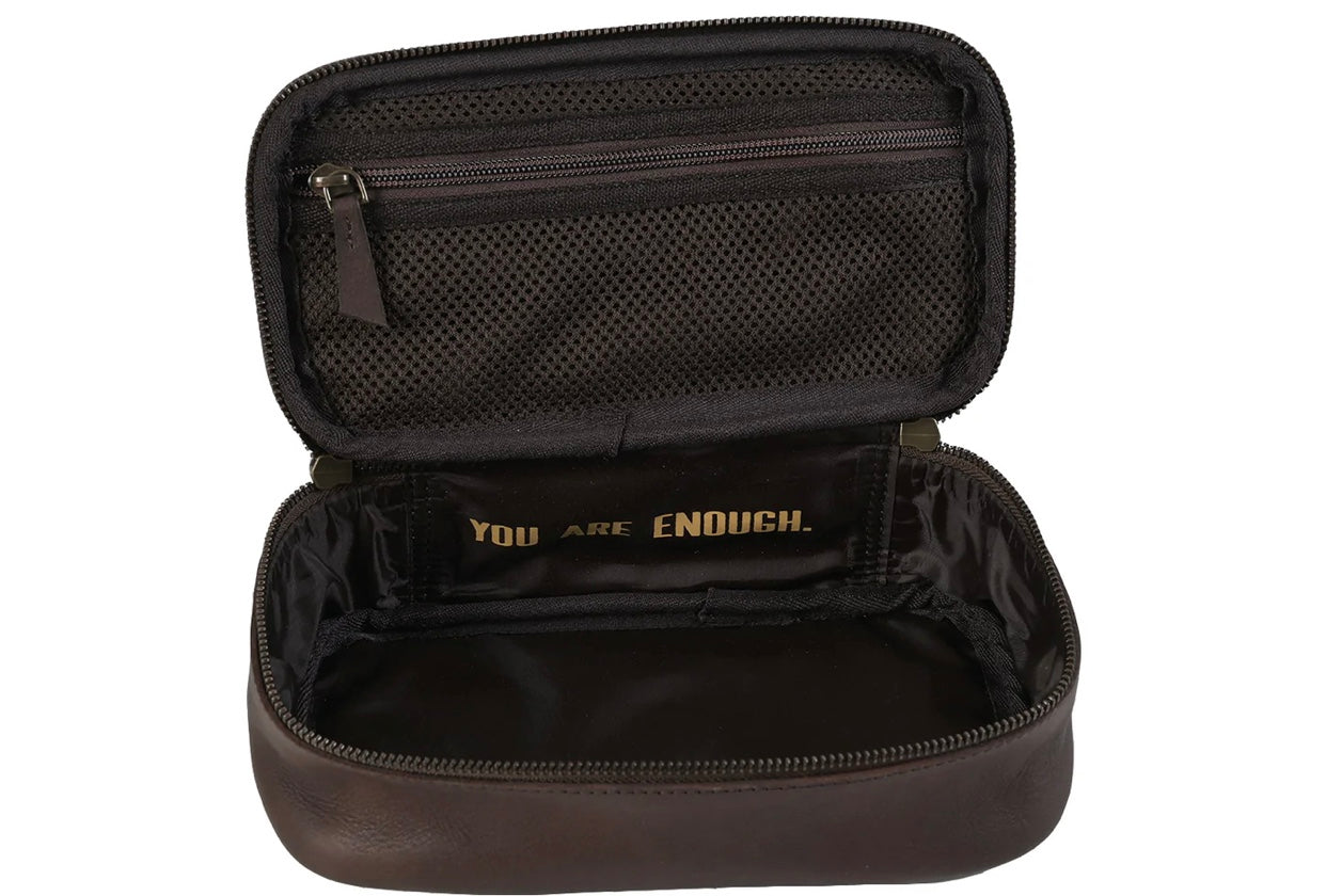 Westward Ada makeup kit