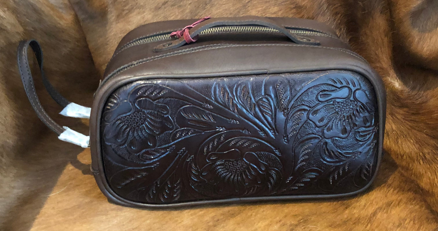 STS Westward shaving bag