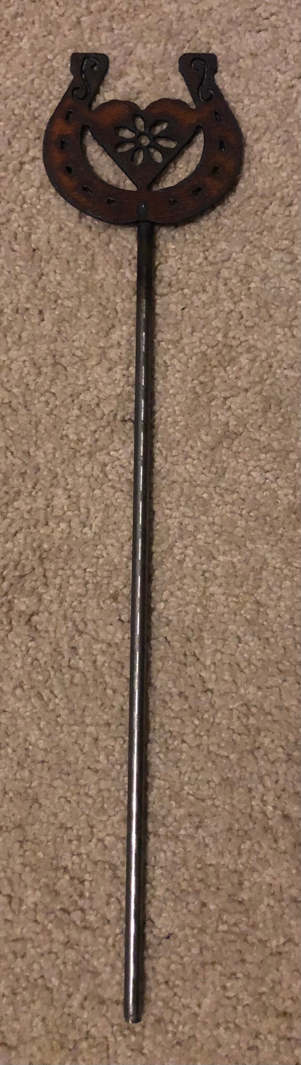 Horse shoe and heart garden stake