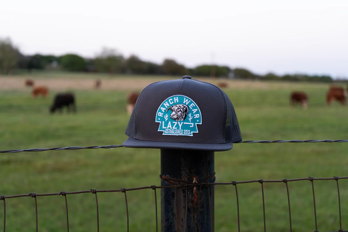 LAZY J RANCH GREY
TURQUOISE ARROWHEAD
CLASSIC FIVE PANEL
TRUCKER HAT