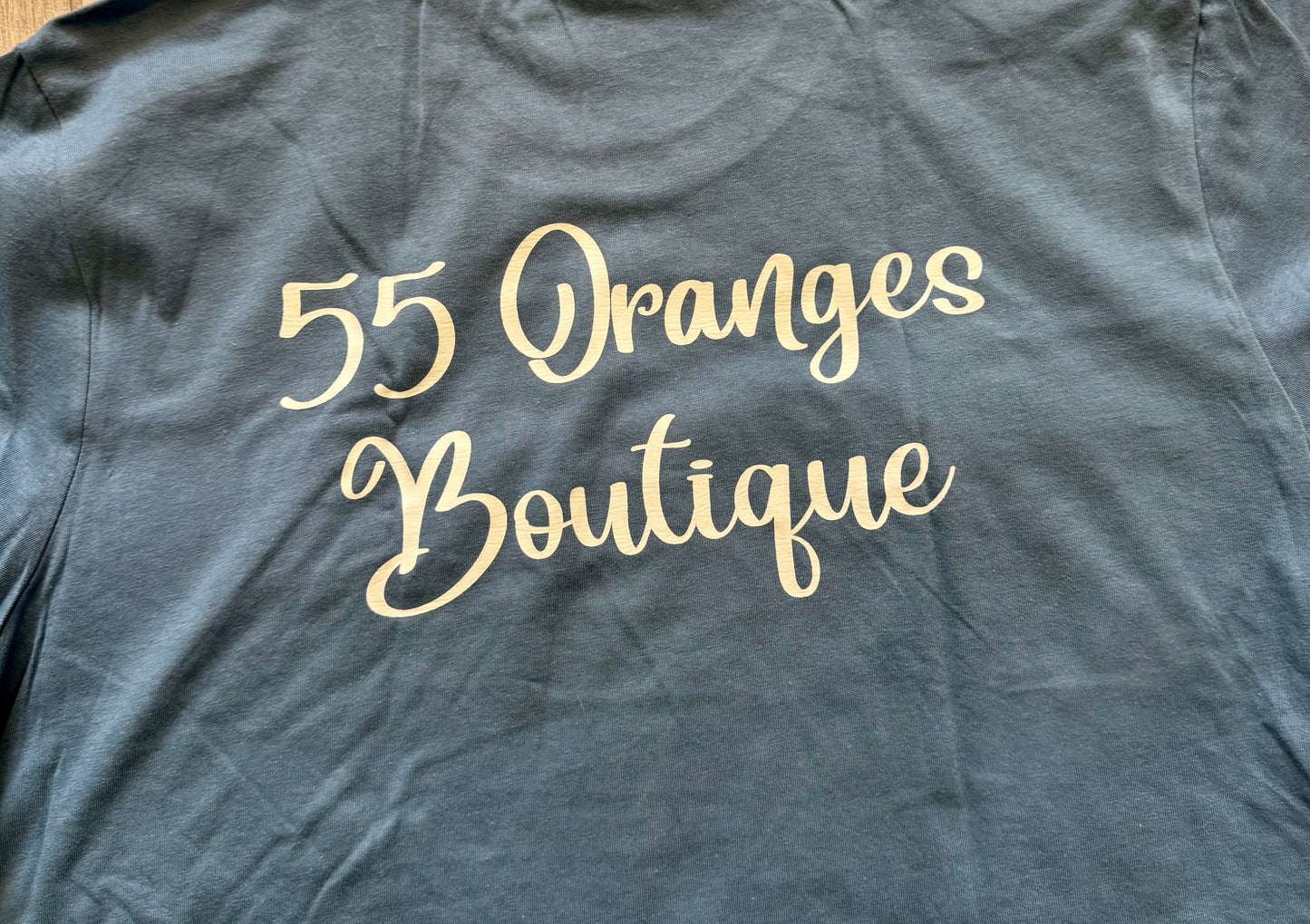 55 Oranges Boutique dusty blue/cream graphic tee