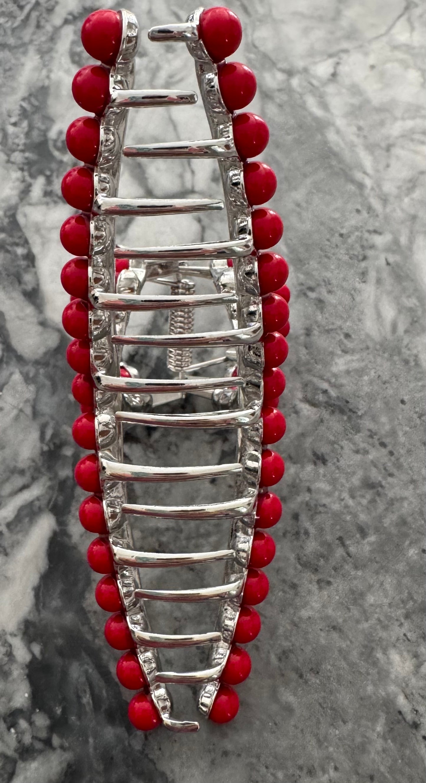 Red stone hair claw