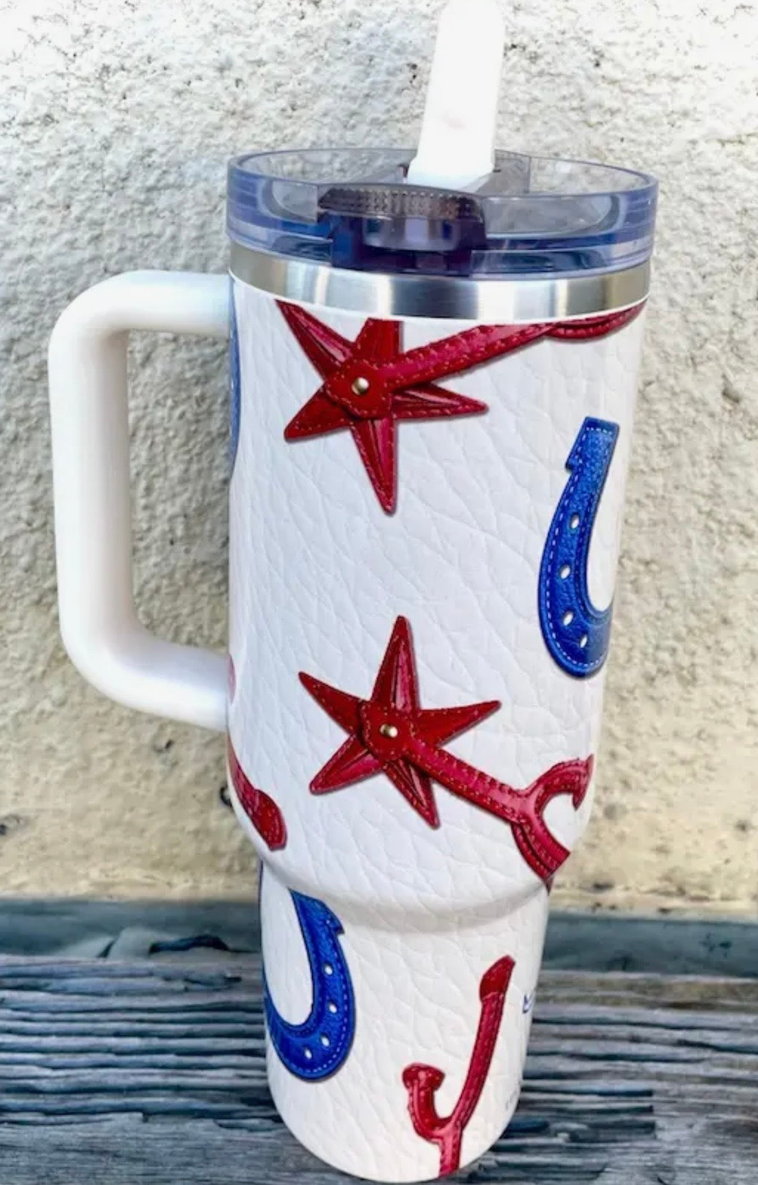 Spur and Horseshoe flip top tumbler