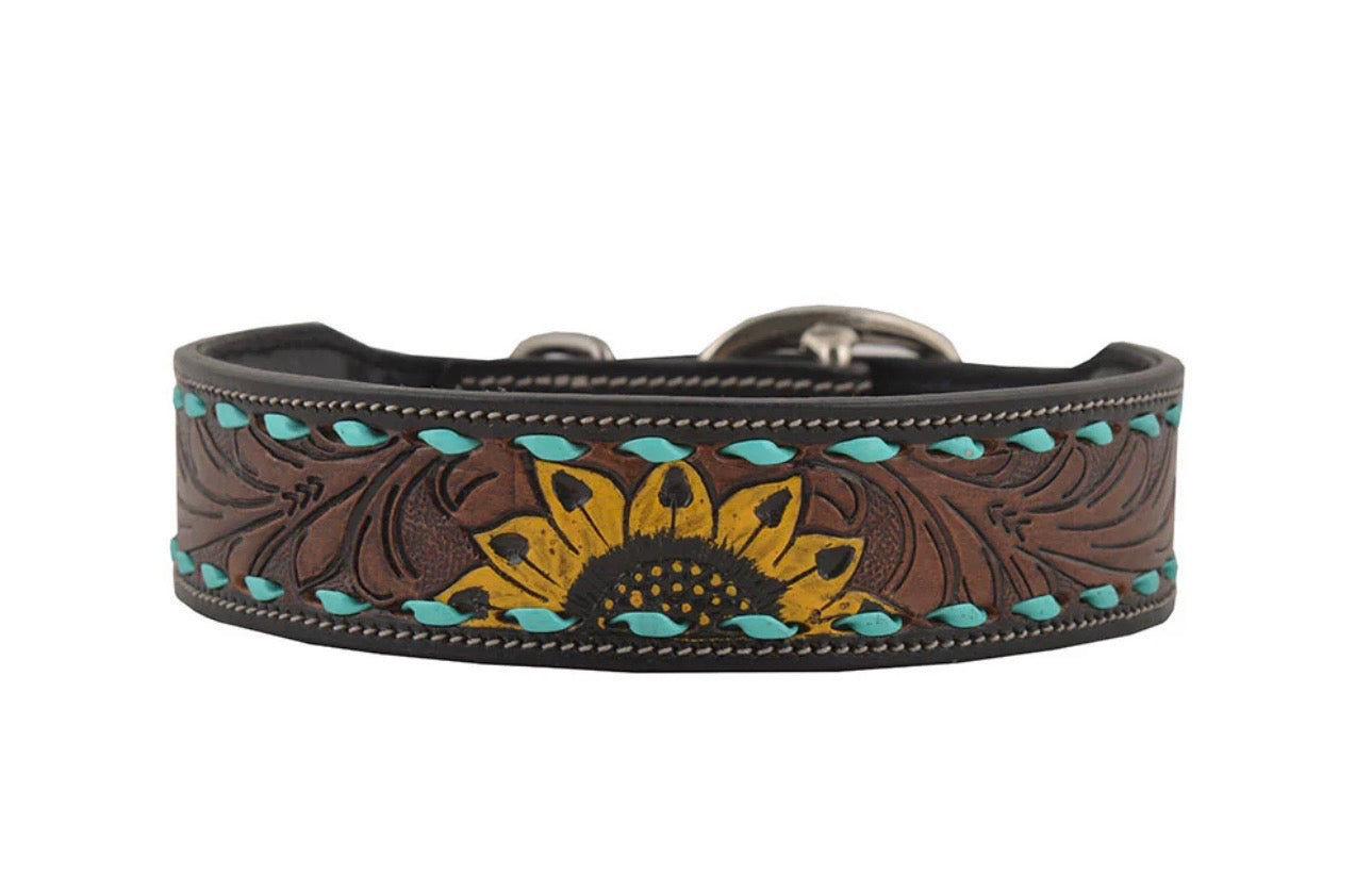 Scenic hand tooled dog collar
