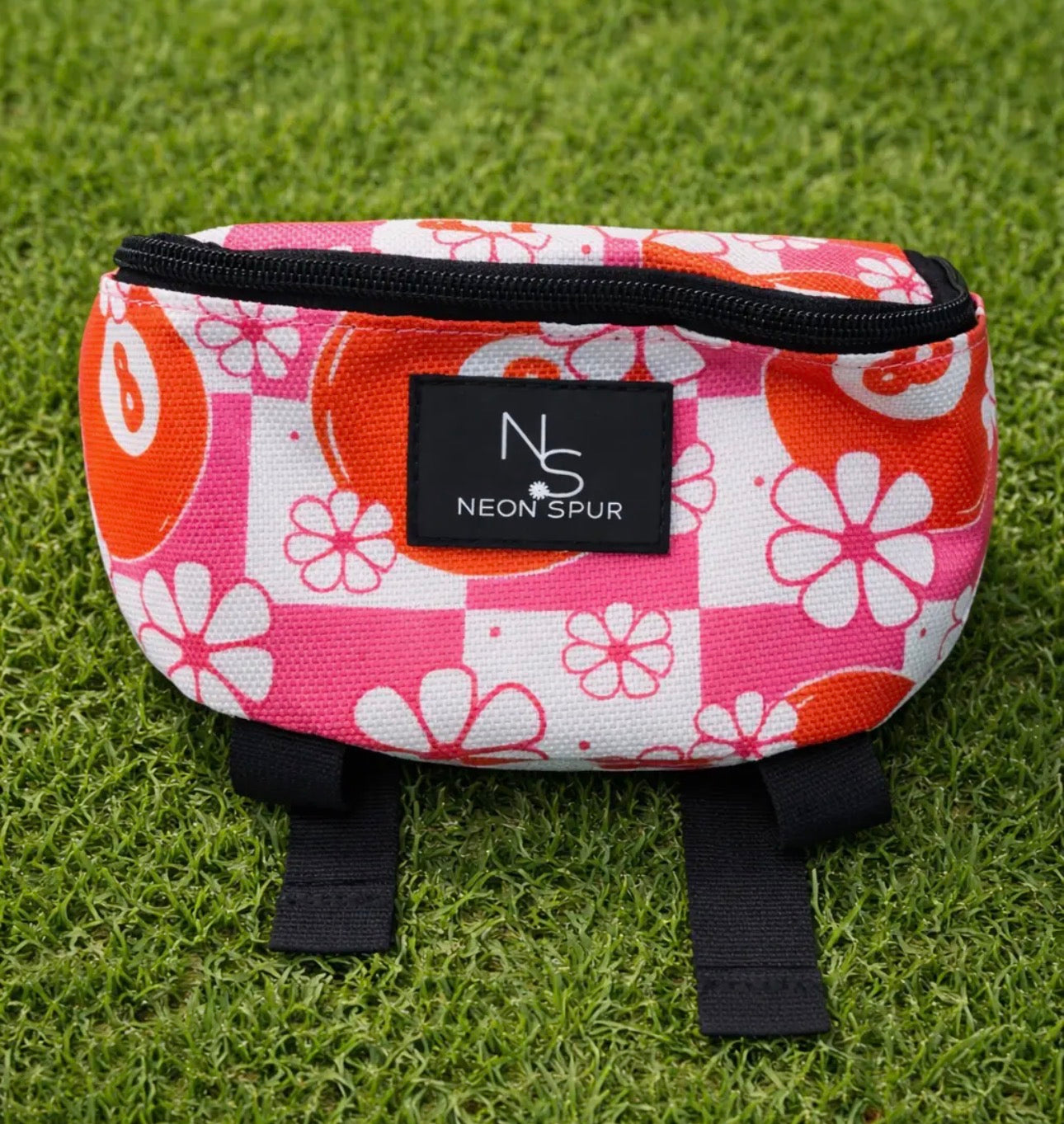 Daisy 8 saddle pouch