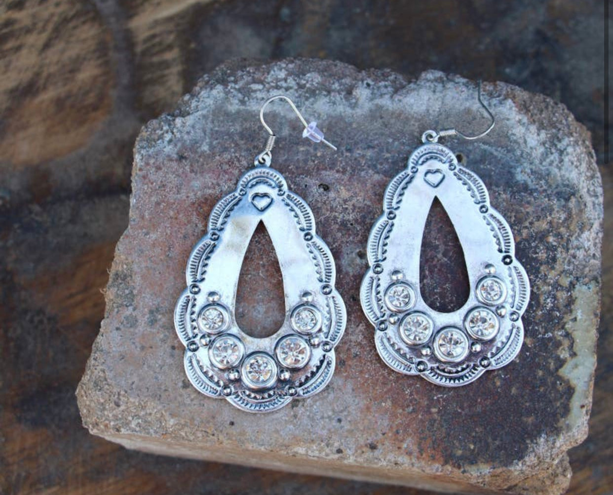 Metal stamped teardrop with crystals